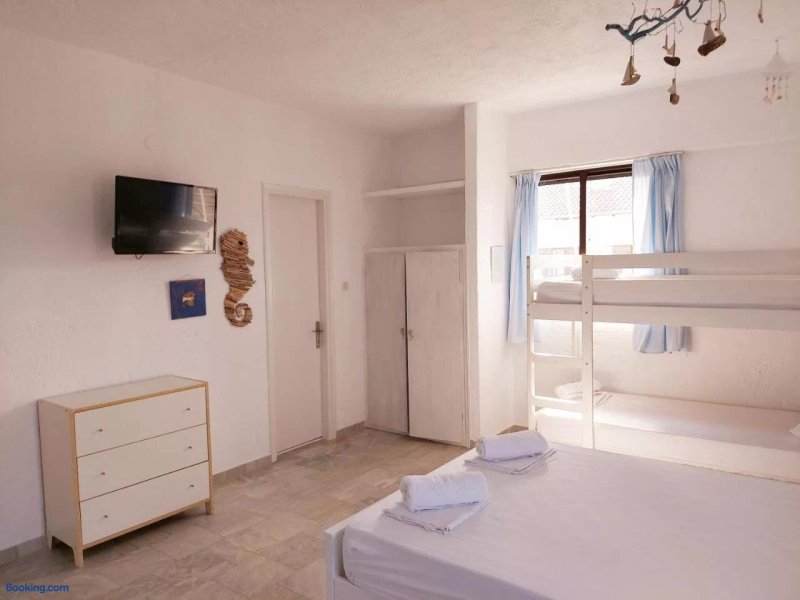 Brunis Apartments