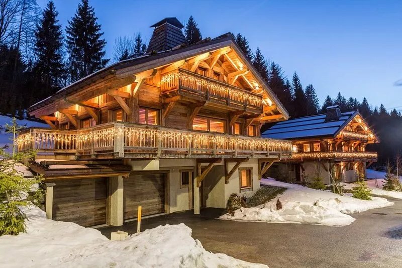 A little corner of paradise facing Mont Blanc, close to the ski slopes