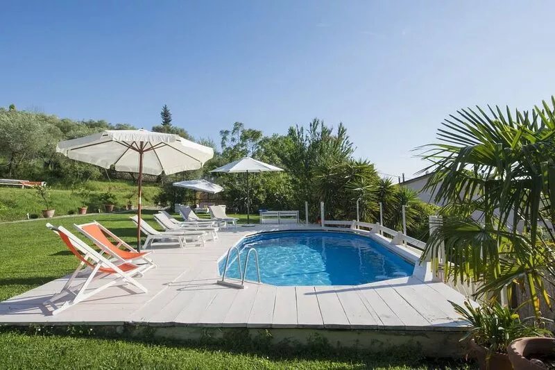 Stunning  villa with WIFI, private pool, TV, terrace, pets allowed and parking