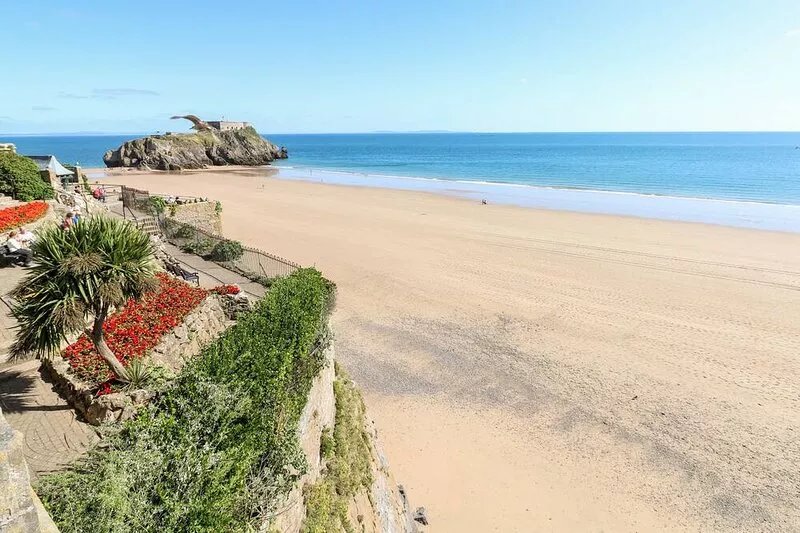 ROSEMARY COTTAGE, pet friendly, with a garden in Manorbier