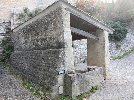 Le Lavoir Du Petit Portail