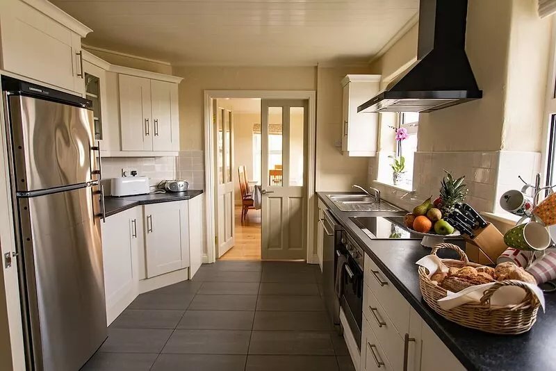 4 bedroom 3 bathroom cosy luxurious property with spectacular ocean views