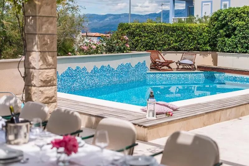 Large family villa with heated pool directly on beach - Sea view from your bed!!