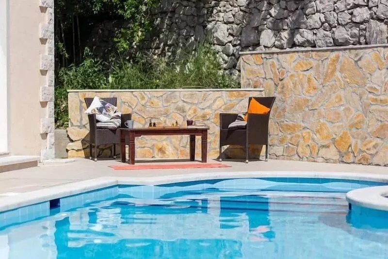 Villa Avoca - Four Bedroom Villa with Swimming Pool