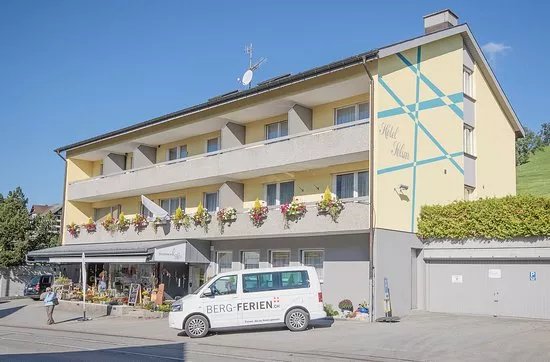 Hotel Ferienhaus Selun