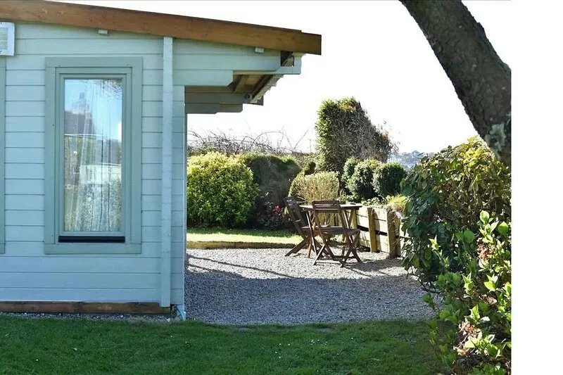 Lillie's Lookout - A Cool Cabin with Great Views and Walking Distance to Coast