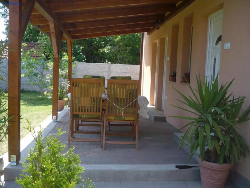 Eszter Apartmanhaz
