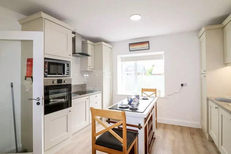 AHIOHILL MEADOWS, family friendly in Ballinascarty, County Cork