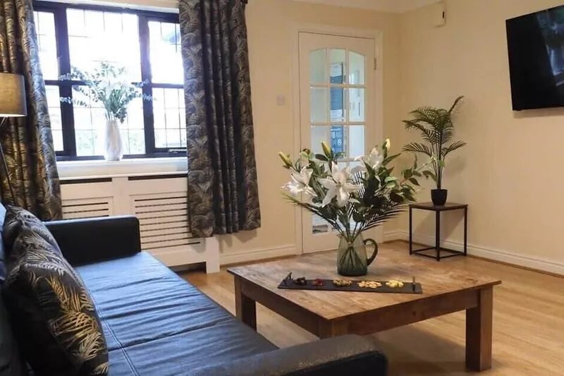 Lion House Chester - Very Near Zoo & Ideal for Families