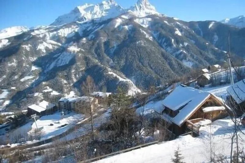 PRALOUP 1500. Chalet Foot of the ski lifts. 6/8 pers.