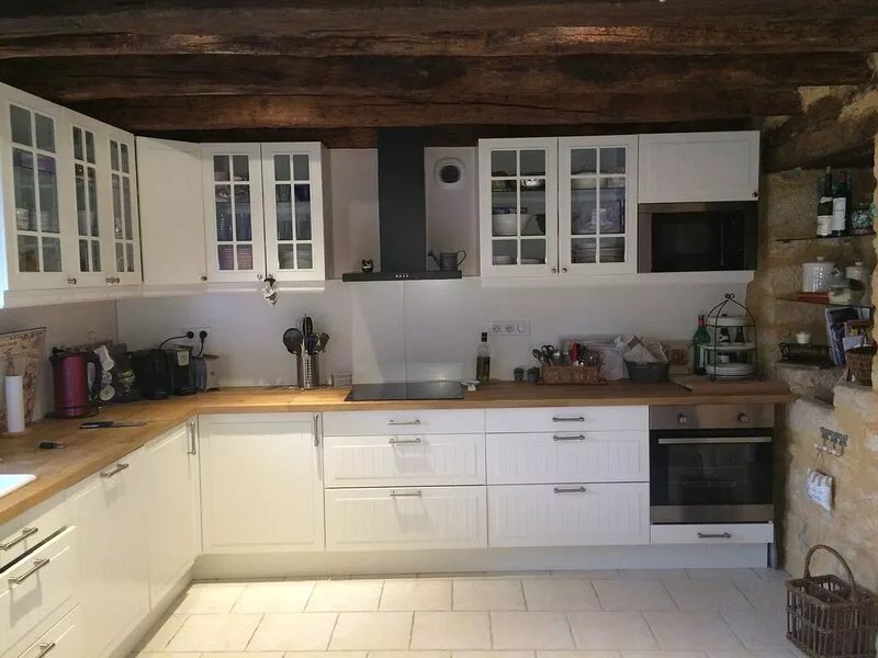 House in the heart of the medieval city, ideal location and dream land