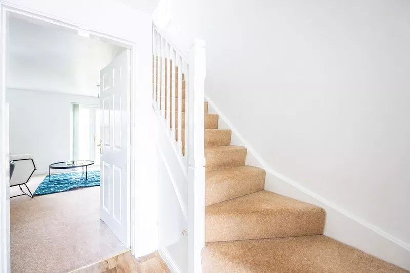 Spacious 3 Bedroom Home  - Near Heathrow/Windsor