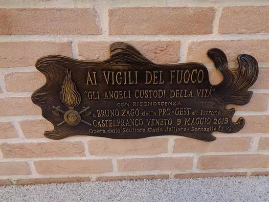 Statua "Gli angeli custodi della vita" di Carlo Balljana
