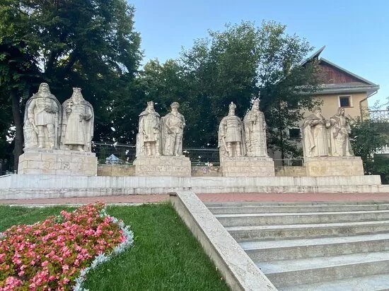 Parcul Voievozilor / "park Of The Kings"