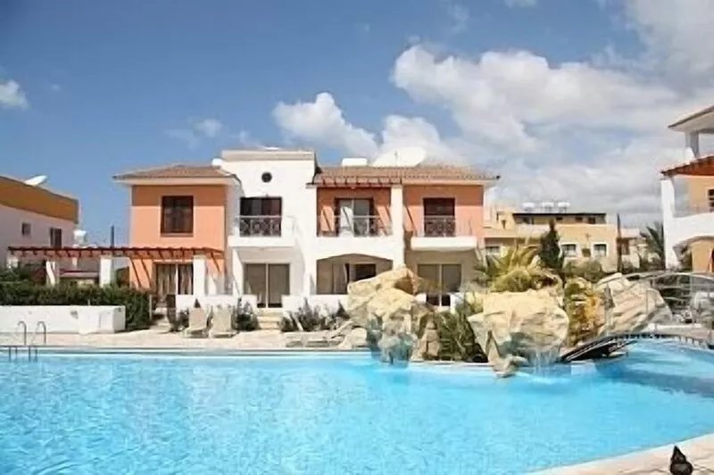 Beautiful Holiday Villa With Pool In Tombs Of The Kings Area . Sleeps 4 .