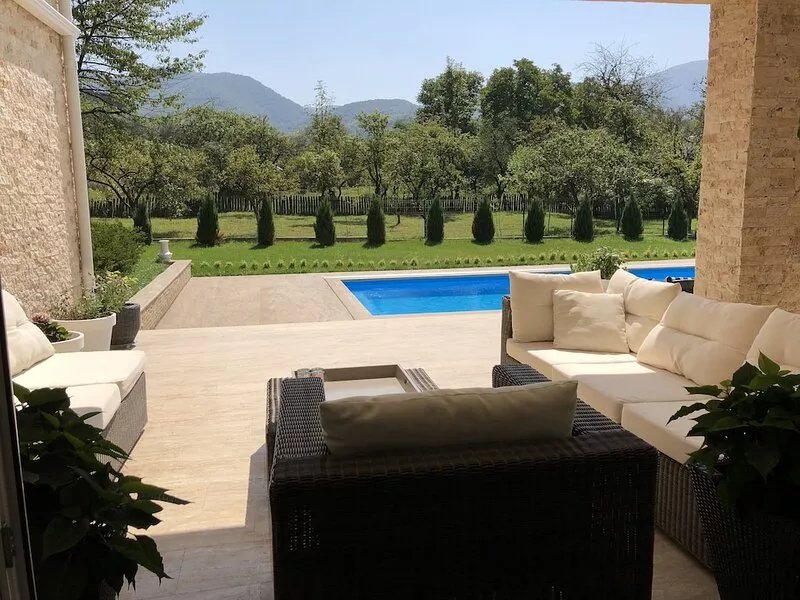 Luxury villa with heated swimming pool in a breathtaking natural environment.