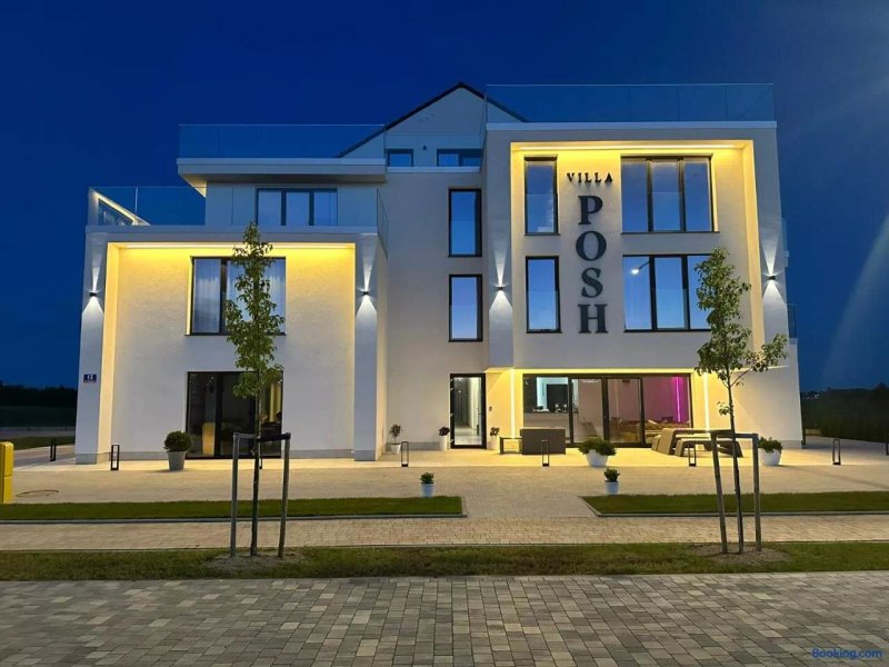 Villa Posh All Suites Hotel