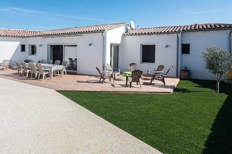 Charming Retaise House in La Flotte