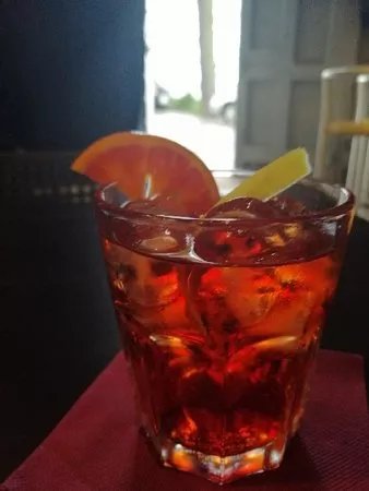BELVEDERE - Drinks & Music