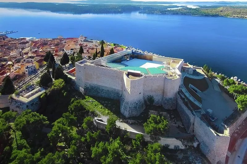 Deluxe Villa in Šibenik near Lake