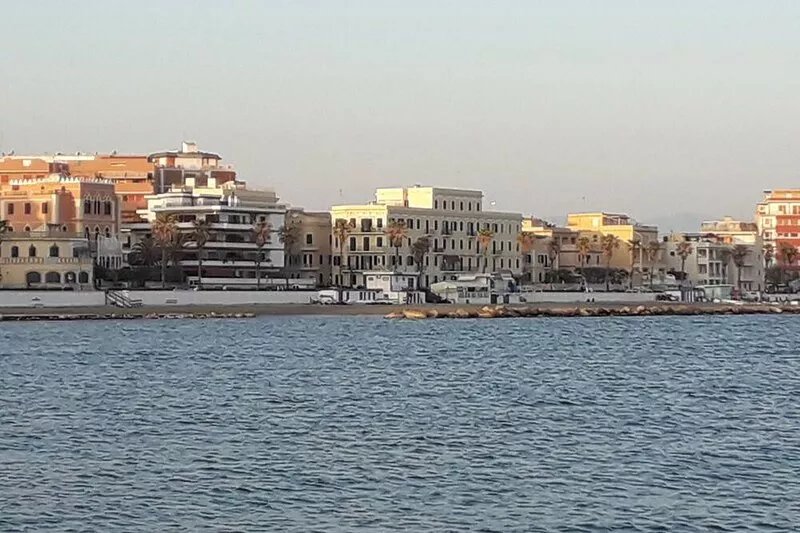 BEACHFRONT APARTMENT IN THE CENTER OF ANZIO CIN.  IT058007C2YNYPR684