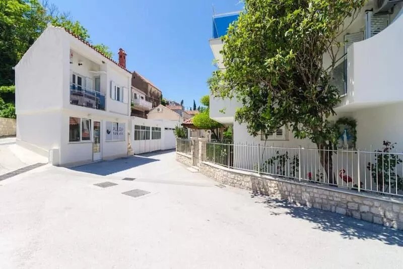 Apartments & Rooms Barišić - Standard Double Room with Patio and Garden View