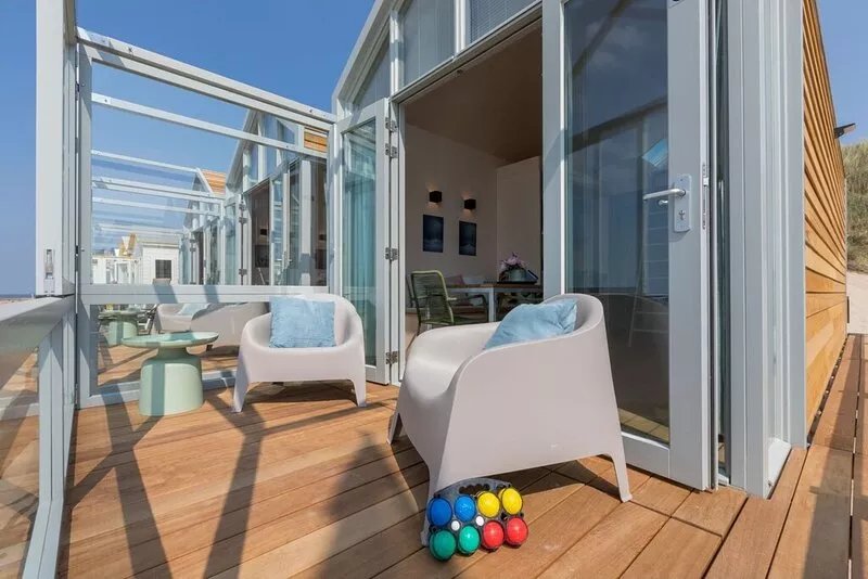 beach house located on the beach of Dishoek