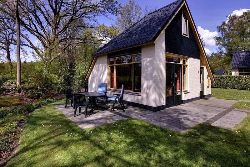 Cozy holiday home with a bubble bath, near Zwolle