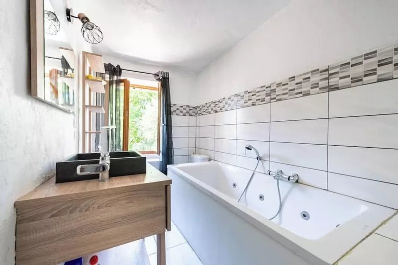 Homerez - Charming Villa with Private Pool in Fayence