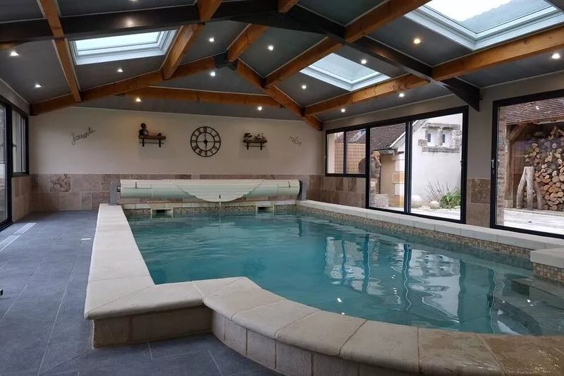 Charming cottage with swimming pool in Champagne
