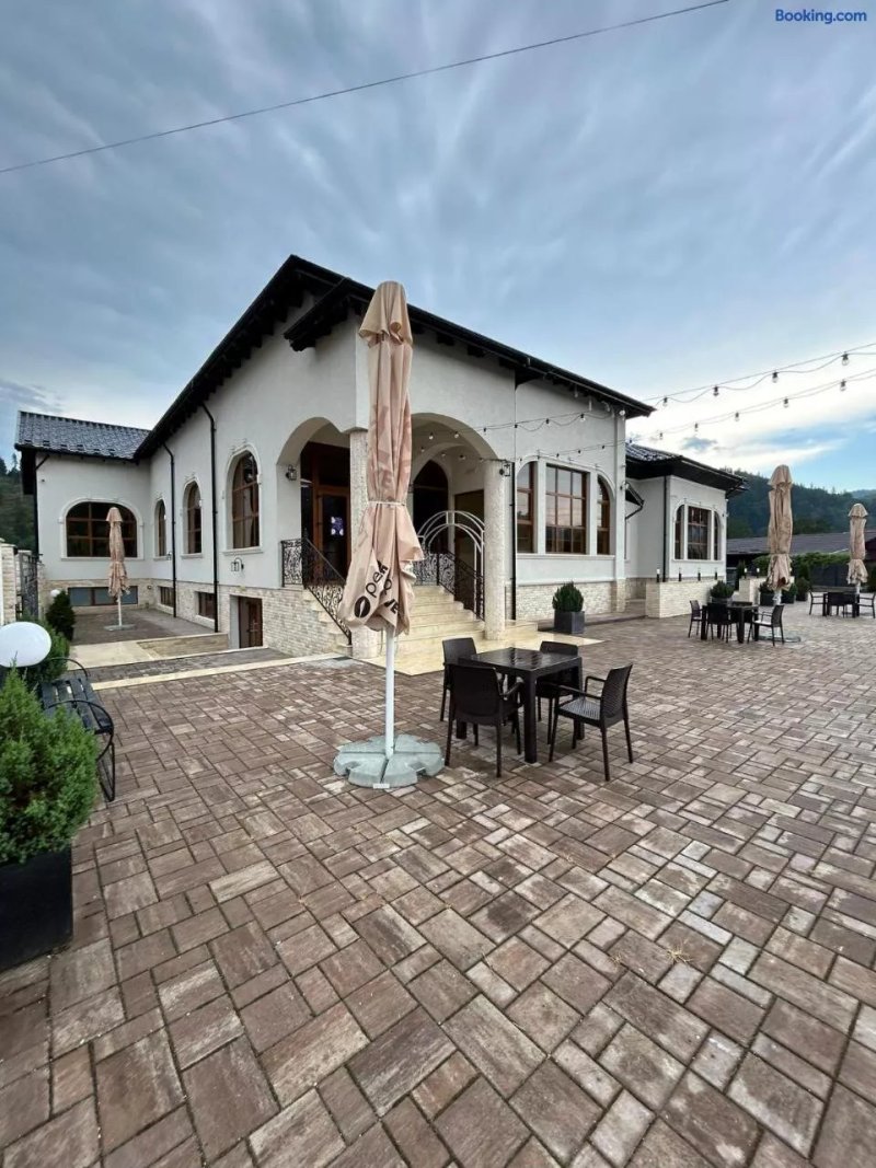 Hotel & Restaurant Zeus