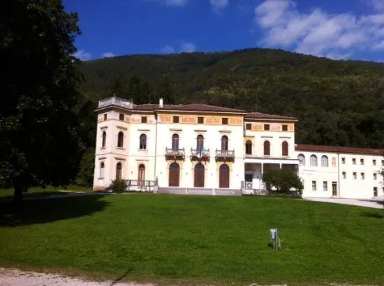 Villa Piva, detta "dei Cedri"