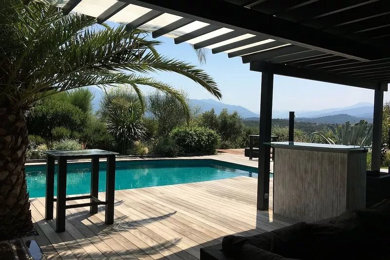 Superb farmhouse in a beautiful green setting, breathtaking view of the Canigou