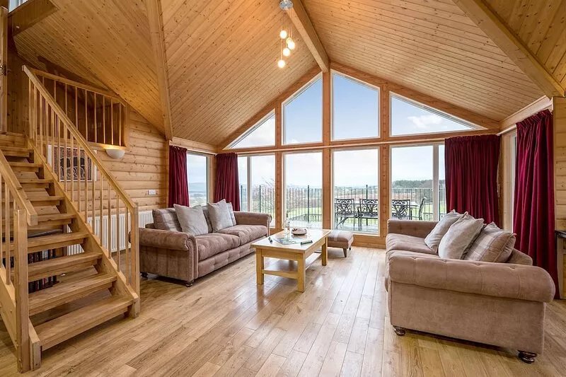 The Buchanan - sleeps 6 guests  in 3 bedrooms with hot tub - 5 star award