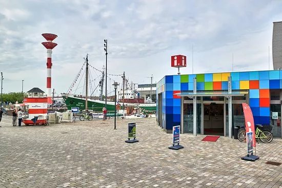 Tourist-Info & RadStation Schaufenster Fischereihafen