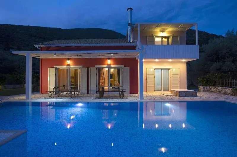 Villa Niriides-Private secluded villa w/t big swimming pool