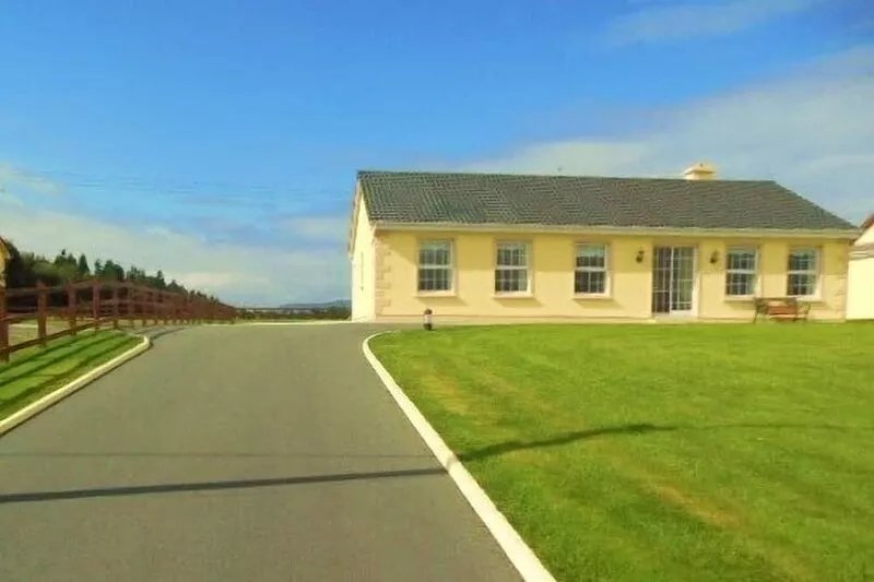 Peaceful with spectacular views of Ring of Kerry on the Wild Atlantic Way,WIFI