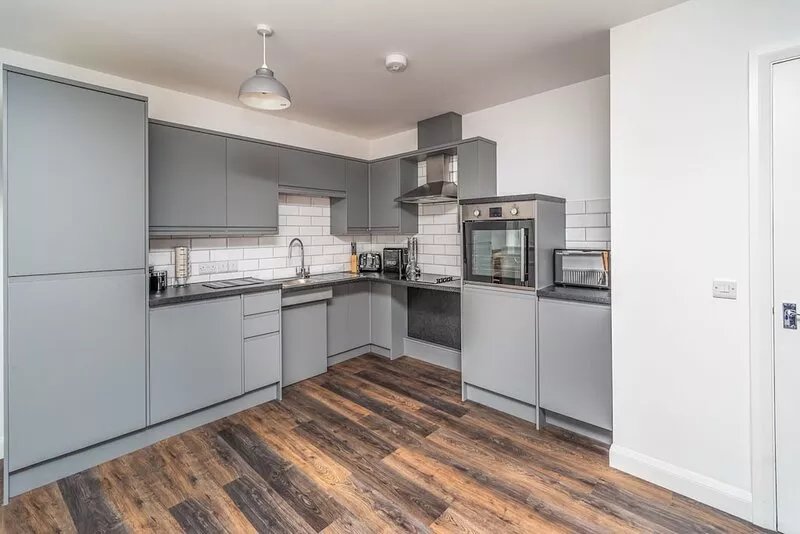 Sam's Cottage -  a bungalow that sleeps 3 guests  in 2 bedrooms