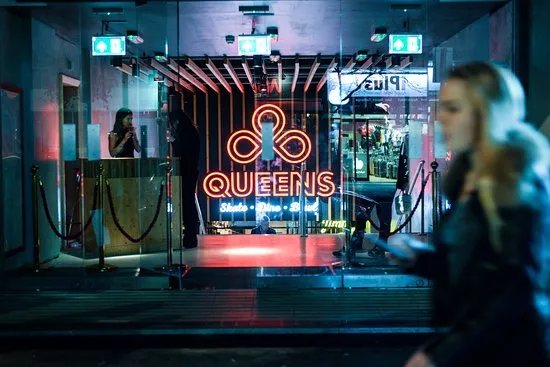 QUEENS skate dine bowl