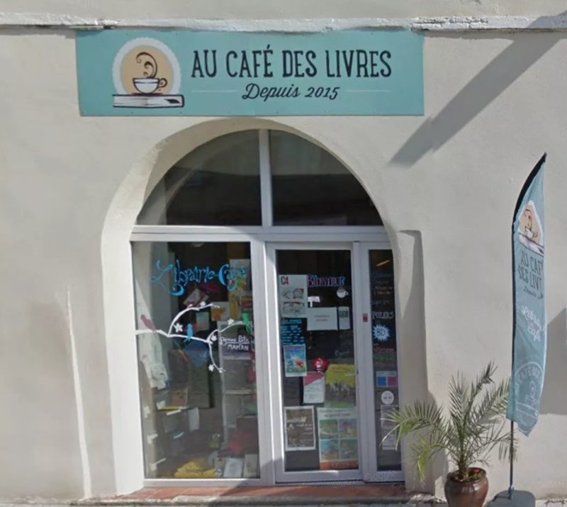 Au Cafe des Livres