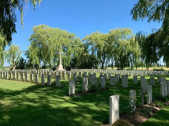 Le Trou Aid Post Cemetery