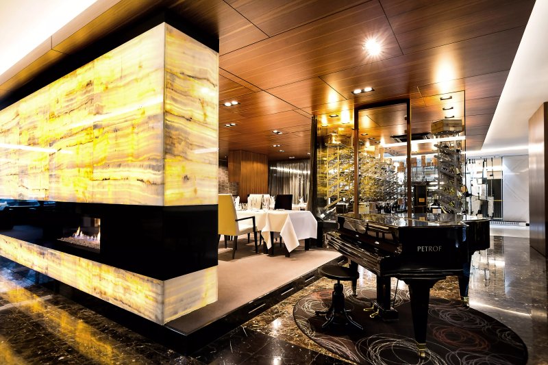 Siesta Lobby & Wine Restaurant
