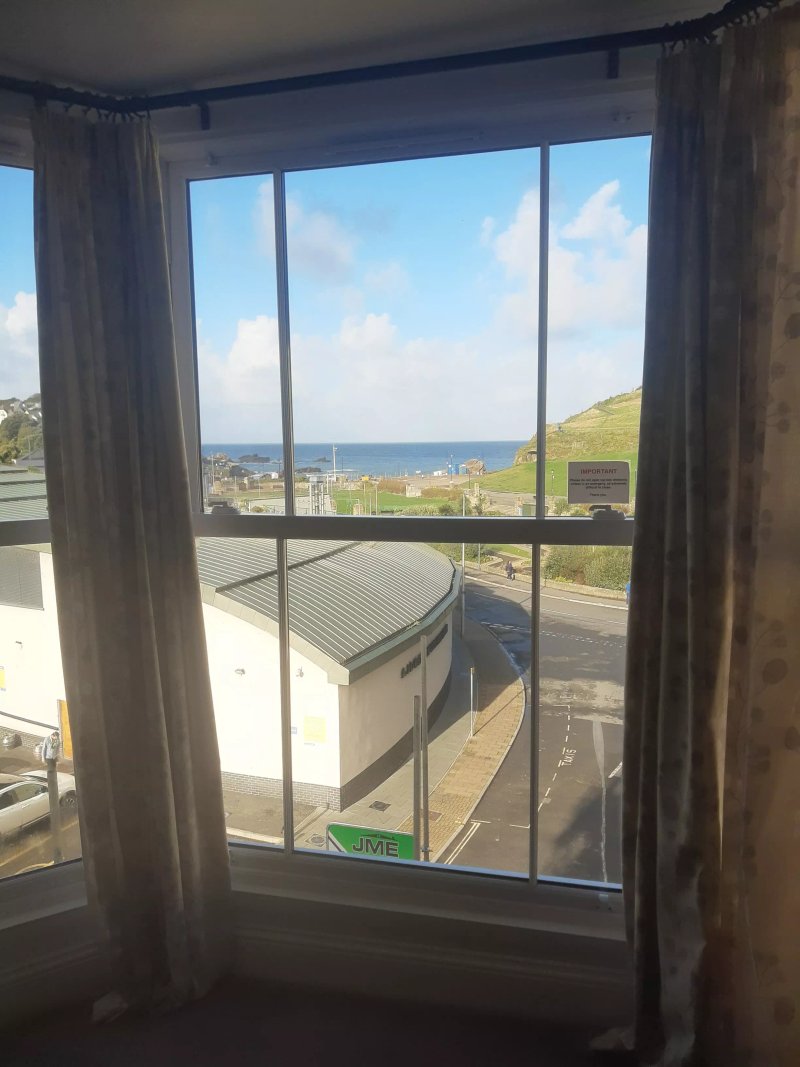 Fabulous apartment with balcony, stunning South West sea views and sleeps 4.