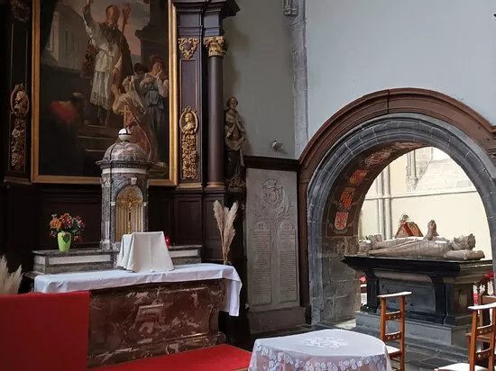 Eglise Collegiale Saints Pierre Et Paul