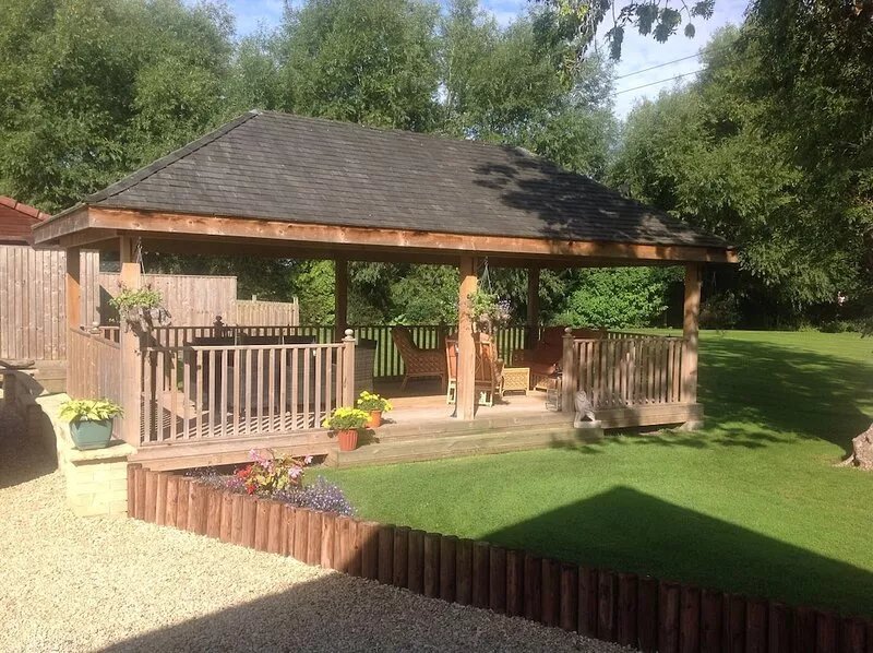 Lovely country location close to Cotswolds, Fairford, Cirencester , Wiltshire