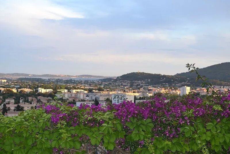 Large vacation home with swimming pool, large garden and exceptional view!