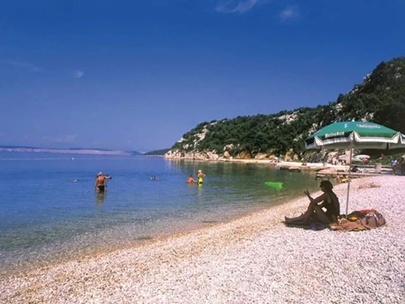 Spacious apartment with swimming pool and bubble bath. Sea view !