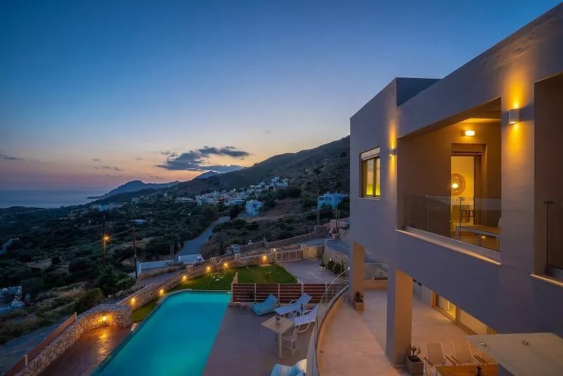 New Villa w/ Private Pool in Plakias, Jacuzzi, Children Area, Walk to