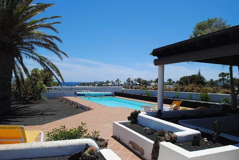 Spacious villa in Los Calamares, Playa Blanca