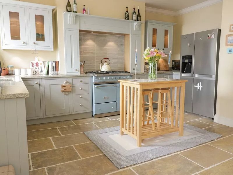 INVERMAY, pet friendly, character holiday cottage in Pittenweem